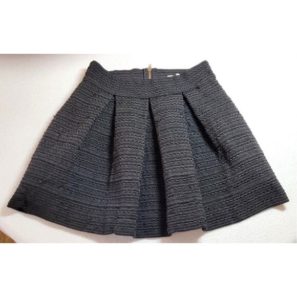 Ginger G Mini Skirt Size Large Black Boucle Pleated Flare Structured Skater - Picture 1 of 7